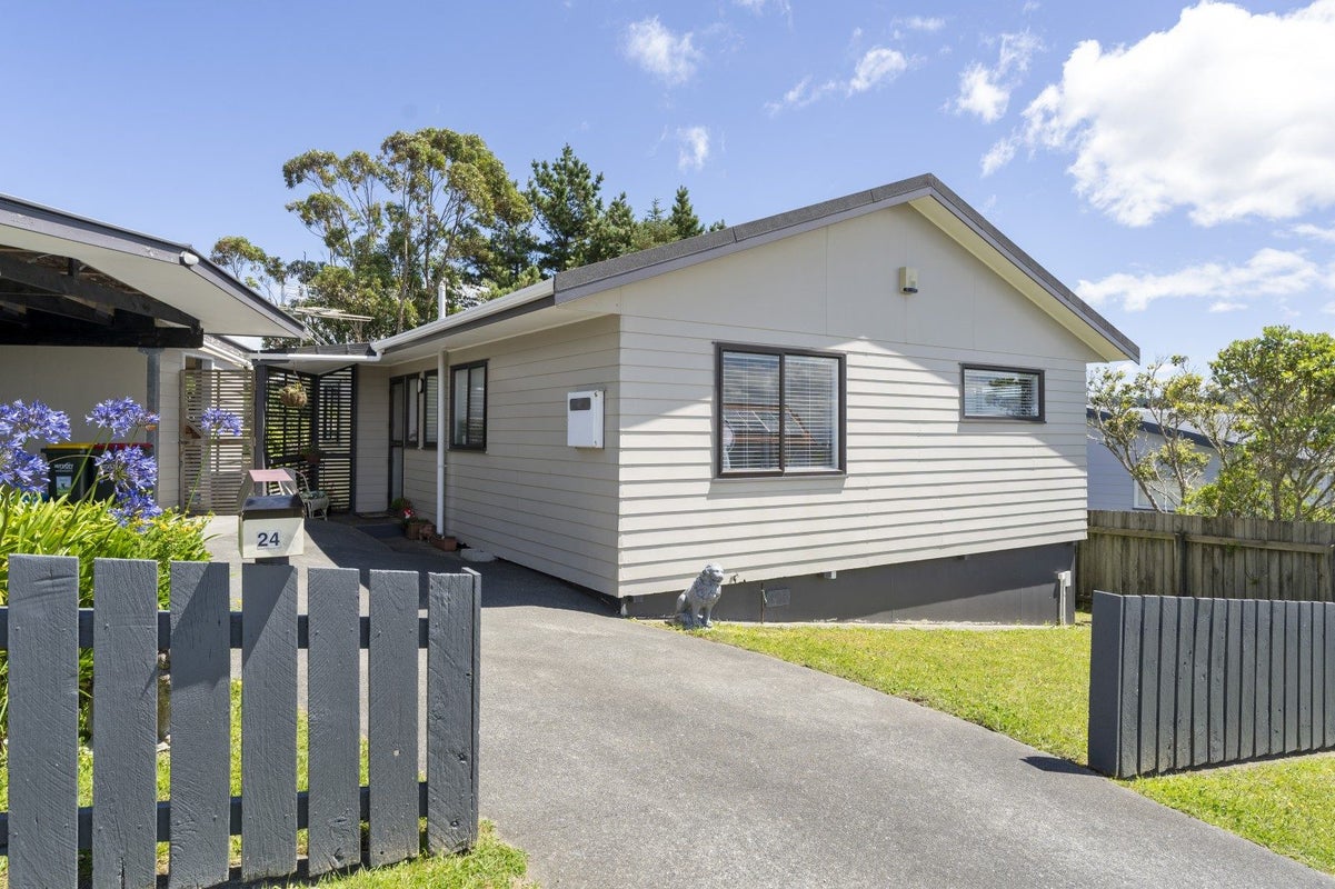 24 Jasmine Grove, Maungaraki, Lower Hutt - Carousel 1