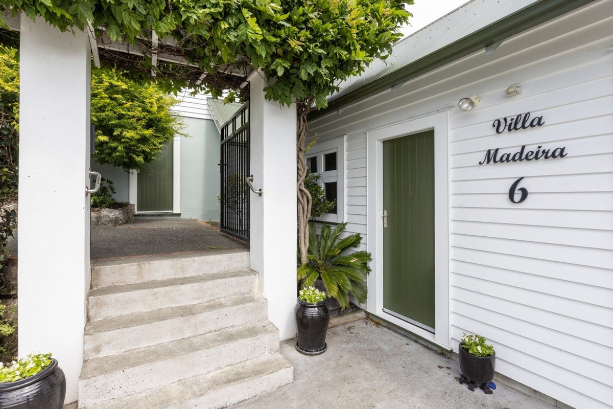 6 Madeira Road, Bluff Hill, Napier - Carousel 2