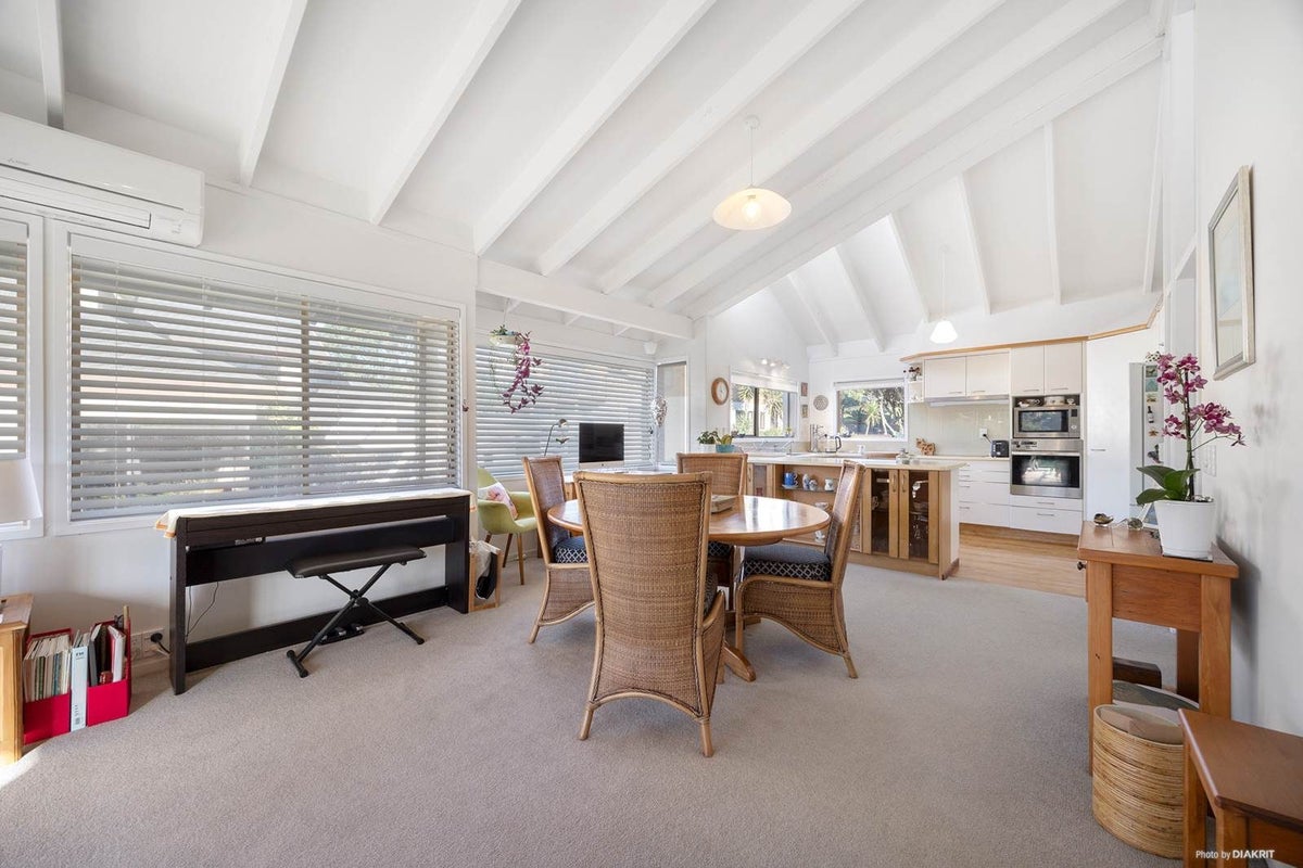 3 Sandown Road, Rothesay Bay, Auckland - Carousel 22