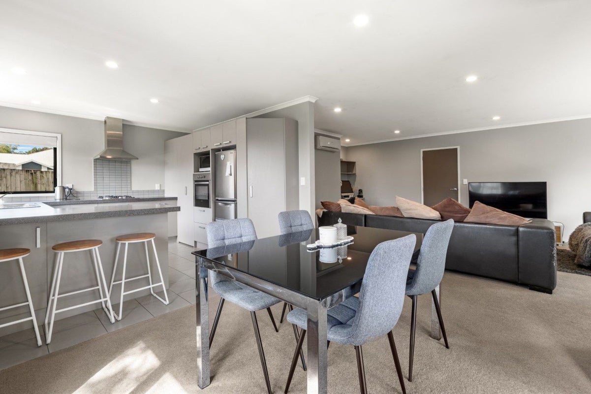 7 Ibis Way, Welcome Bay, Tauranga - Carousel 2
