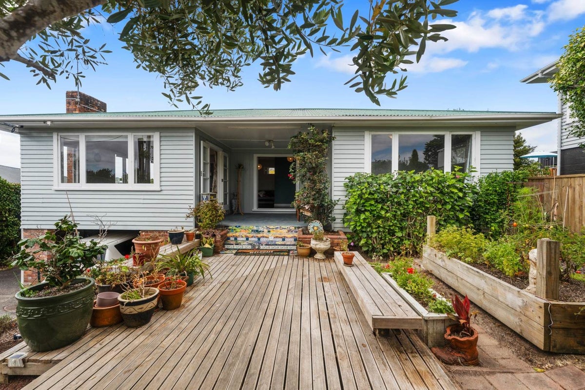 2/33 Waipa Street, Birkenhead, Auckland - Carousel 2