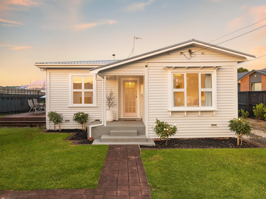 150 Rimu Street, Maeroa, Hamilton - Carousel 1