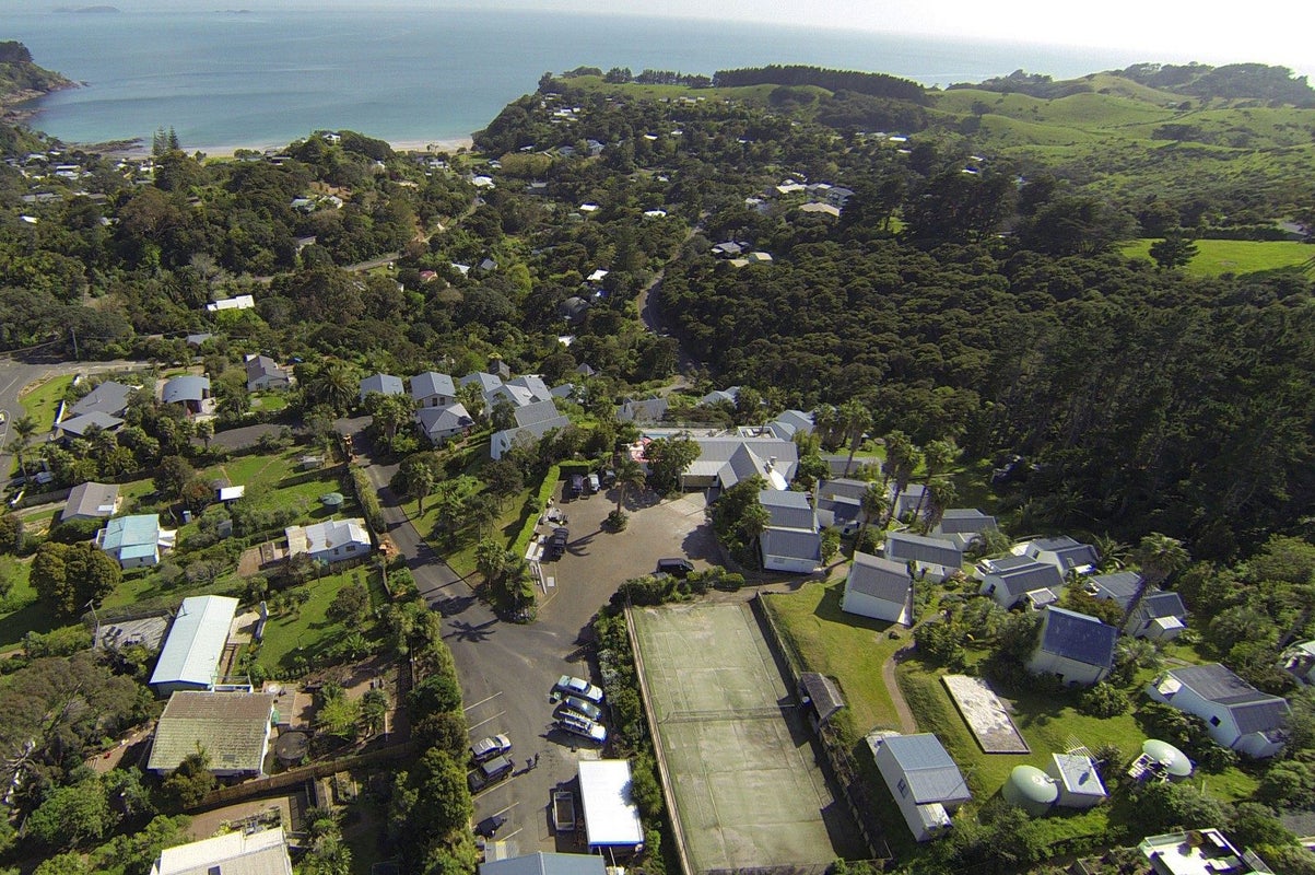 AT/4 Bay Road, Waiheke Island, Auckland - Carousel 22