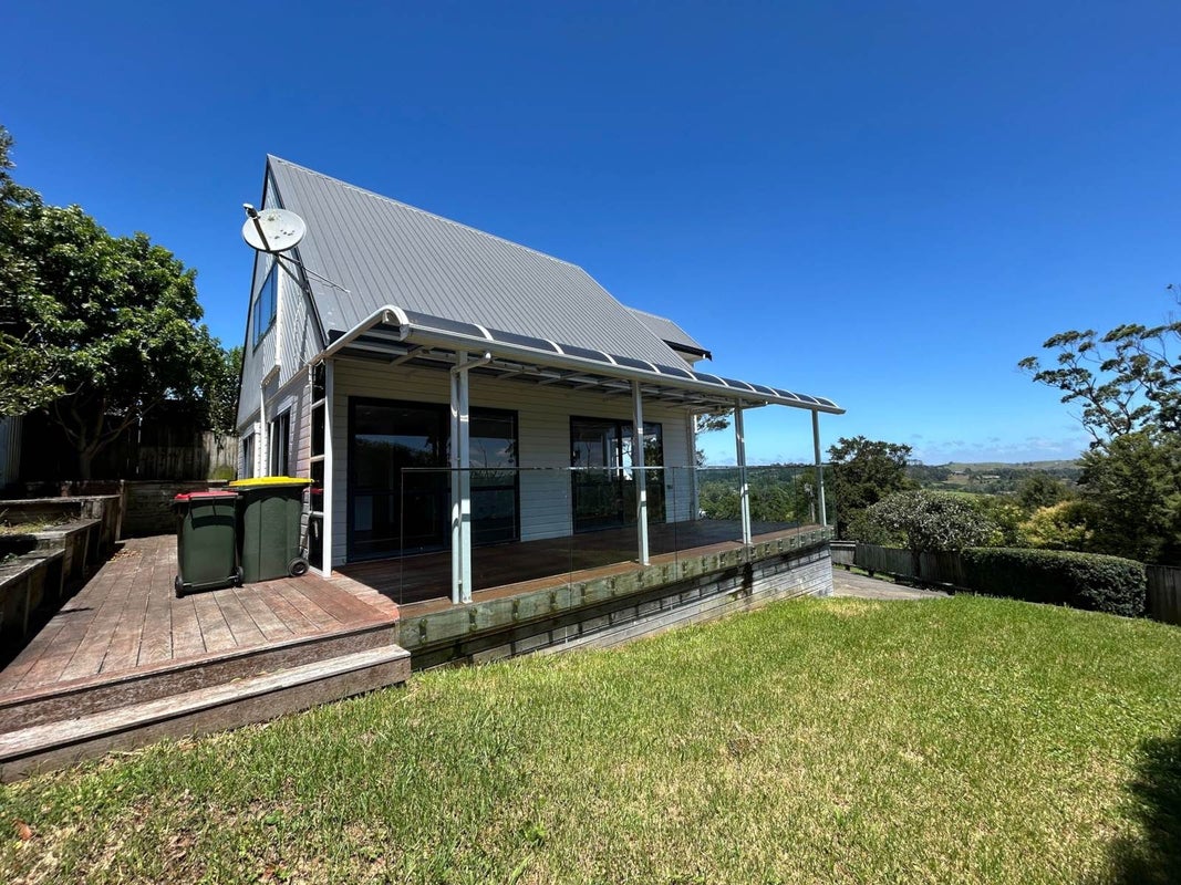 316 Whangaparaoa Road, Stanmore Bay, Whangaparaoa - Carousel 12