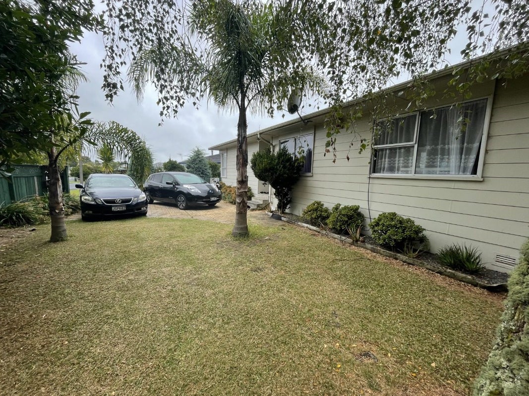 4 Glynnbrooke Street, Te Atatu South, Auckland - Carousel 13