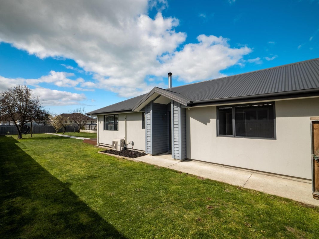 207 Breezes Road, Aranui, Christchurch - Carousel 2