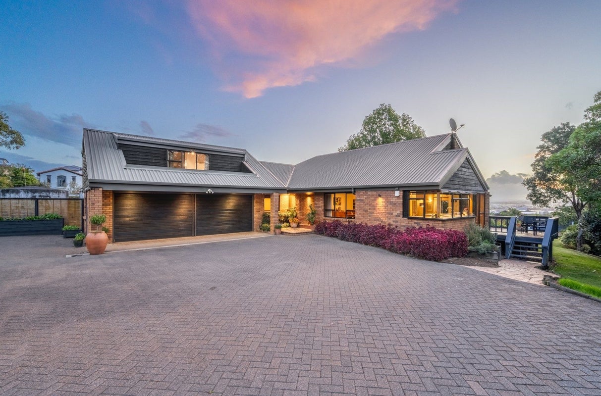 238 Point View Drive, East Tamaki Heights, Manukau City, Auckland - Carousel 1