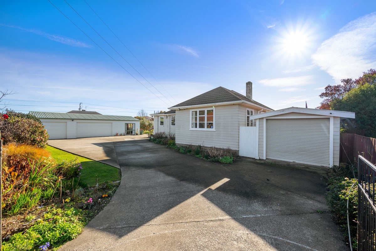 15 Churchill Street, Mayfield, Blenheim - Carousel 2
