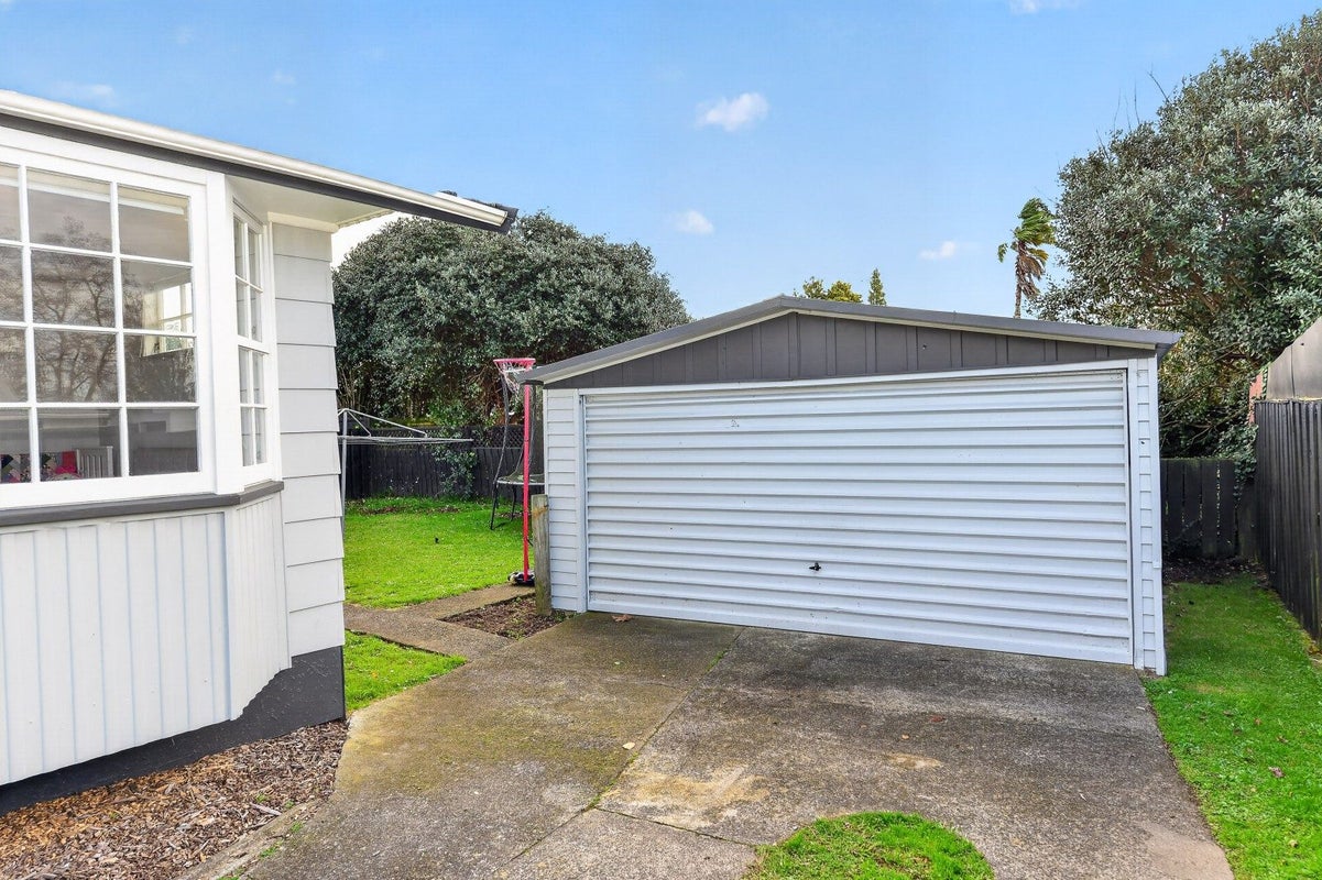 260 Sandwich Road, St Andrews, Hamilton - Carousel 2