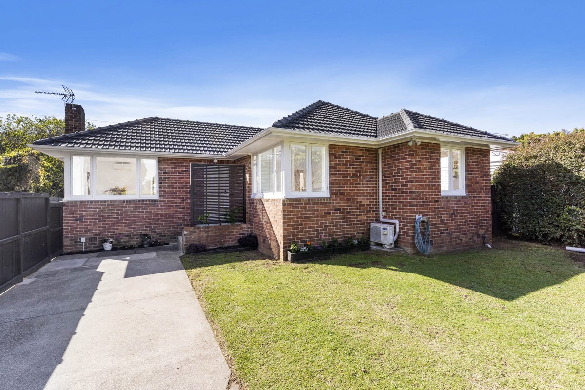 6 Mona Avenue, Mangere Bridge, Auckland - Carousel 2
