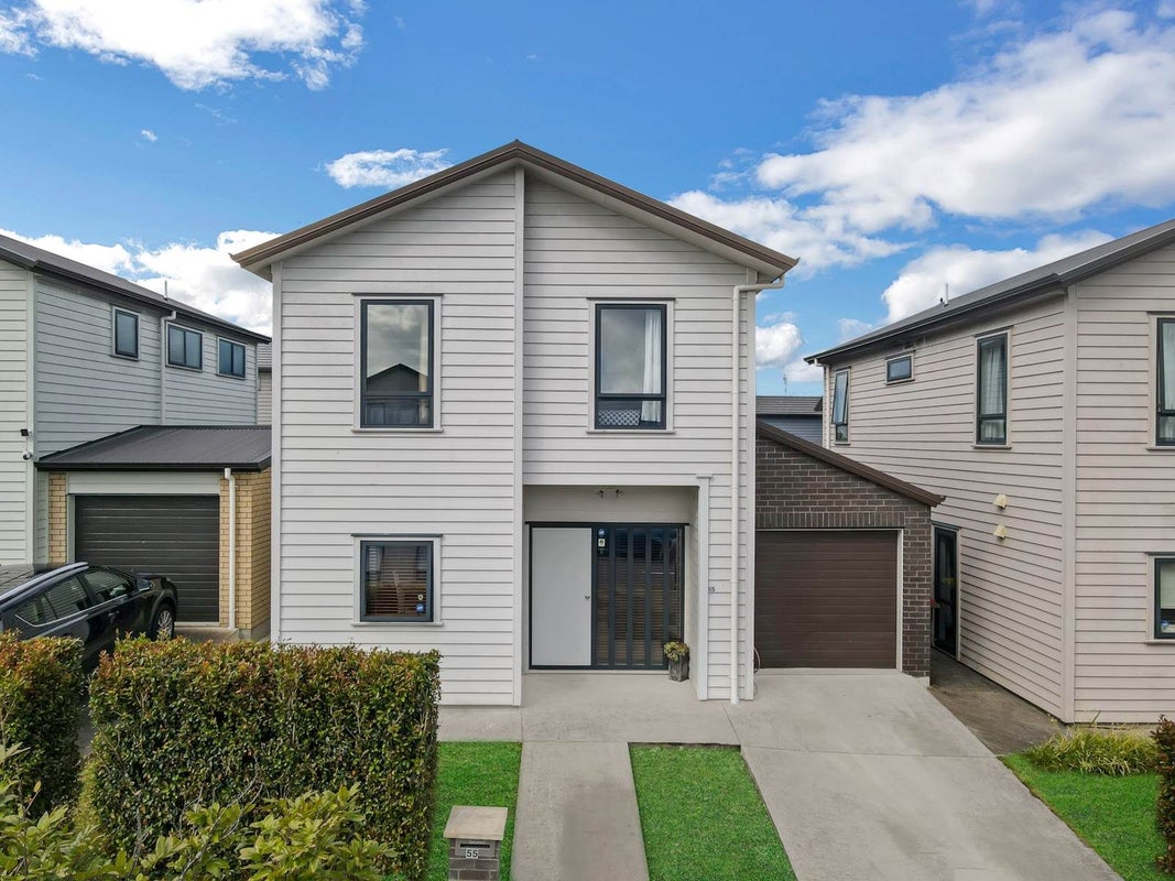 55 Kaimoana Street, Weymouth, Auckland - Carousel 1