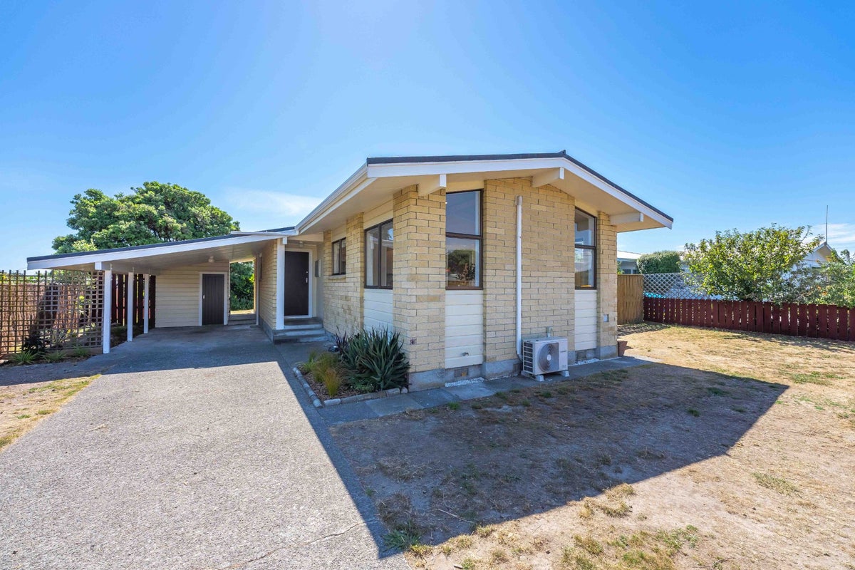 11 Mountainview Terrace, Otaki Beach, Otaki - Carousel 1