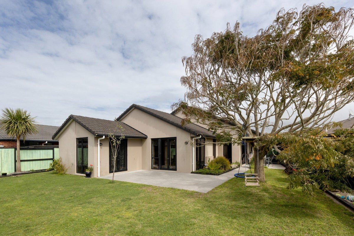 26 Carrington Drive, Papamoa Beach, Papamoa - Carousel 1