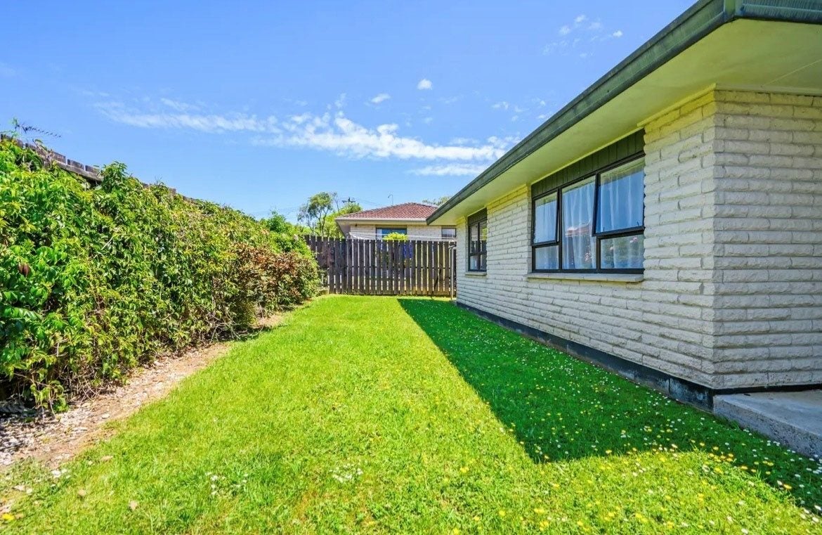 2/12 Wellington Street, Papakura, Auckland - Carousel 8