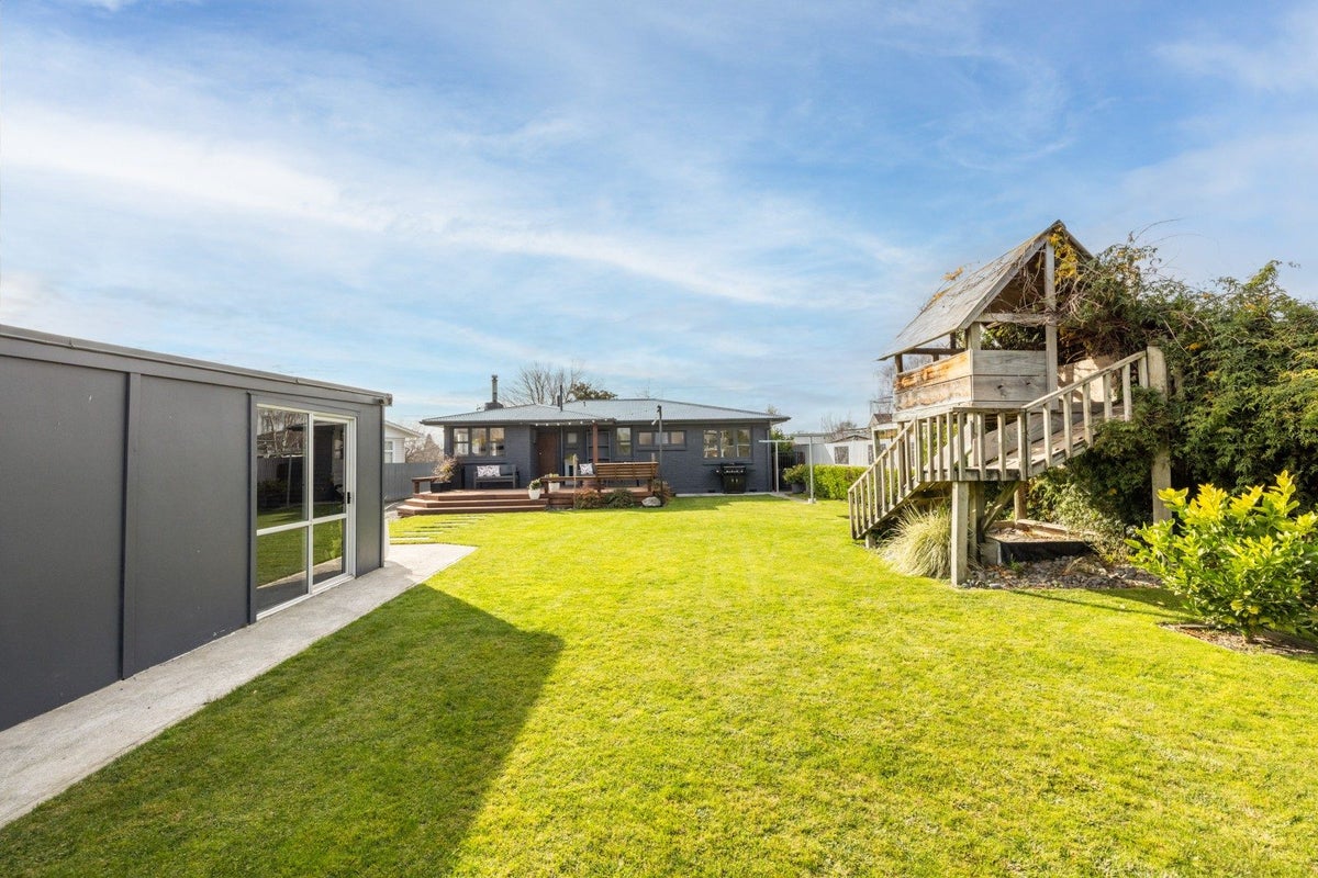 54 Upham Street, Havelock North, Havelock North - Carousel 17