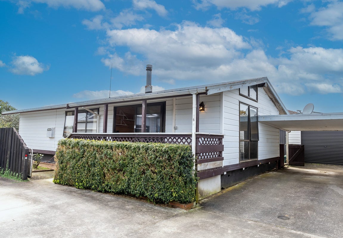 25B Pohutukawa Drive, Pukete, Hamilton - Carousel 1