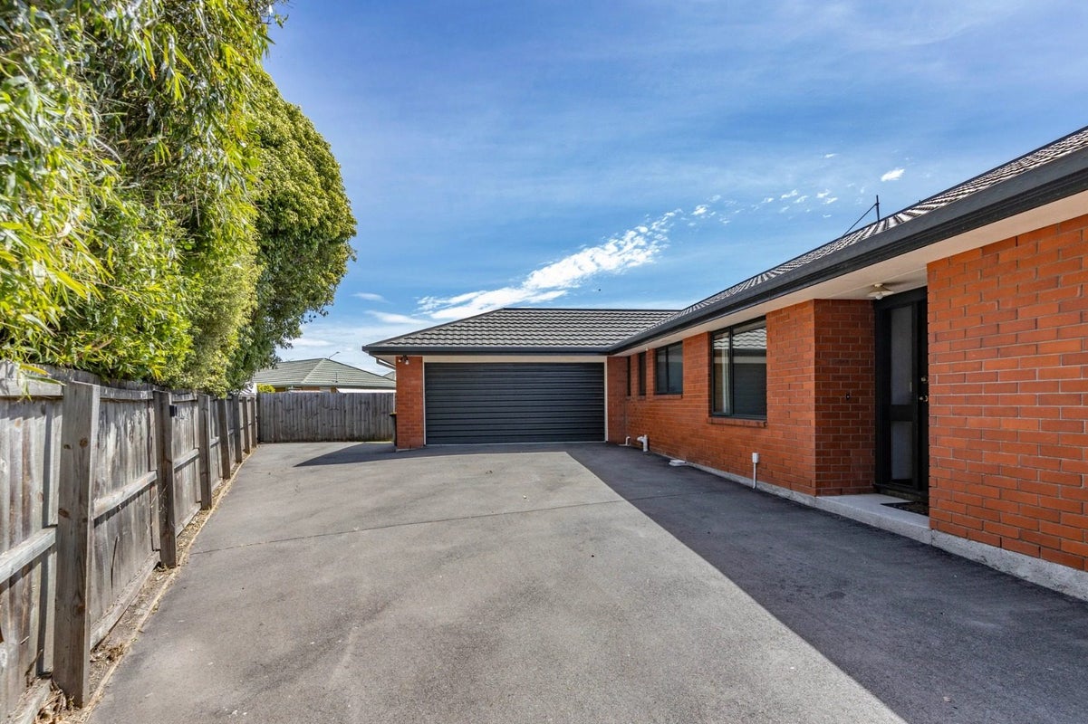 5 Cardigan Bay Place, Addington, Christchurch - Carousel 2