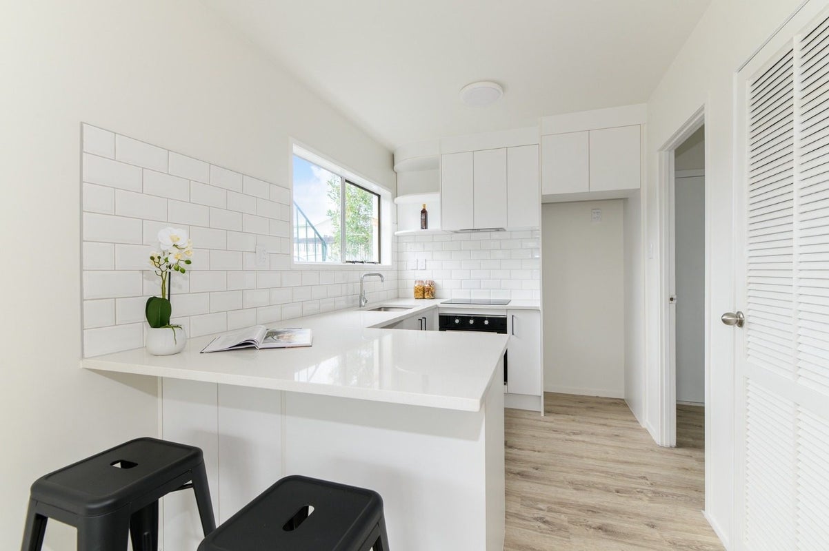 5/126 Lynwood Road, New Lynn, Auckland - Carousel 1