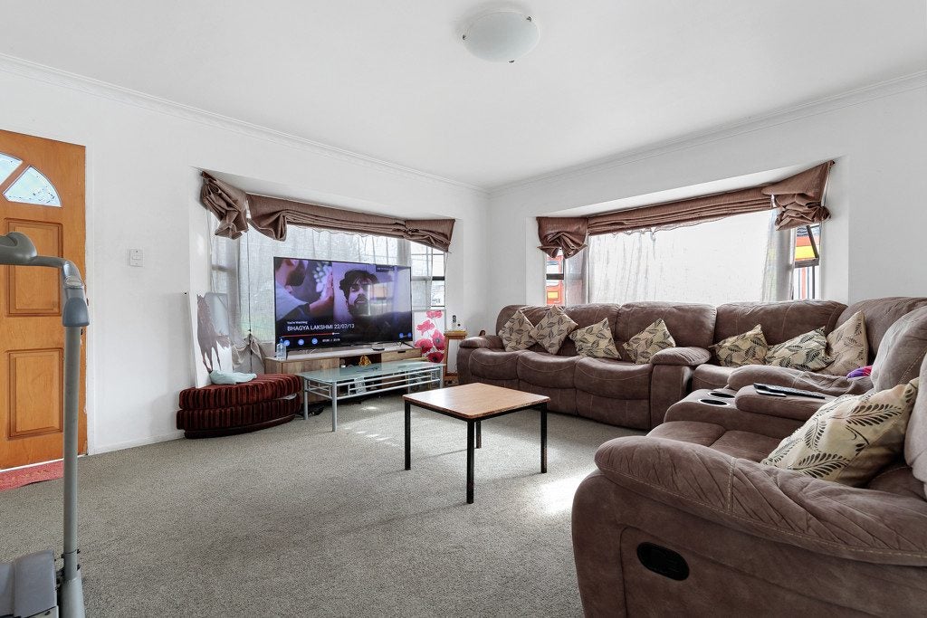 76B Clyde Street, Hamilton East, Hamilton - Carousel 2