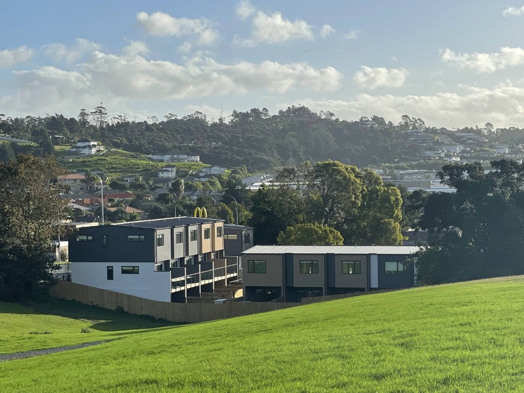 1/694 Whangaparaoa Road, Stanmore Bay, Whangaparaoa - Carousel 7