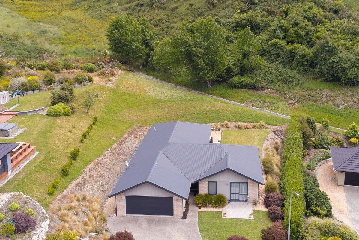 4 Bristol Lane, Atawhai, Nelson - Carousel 2