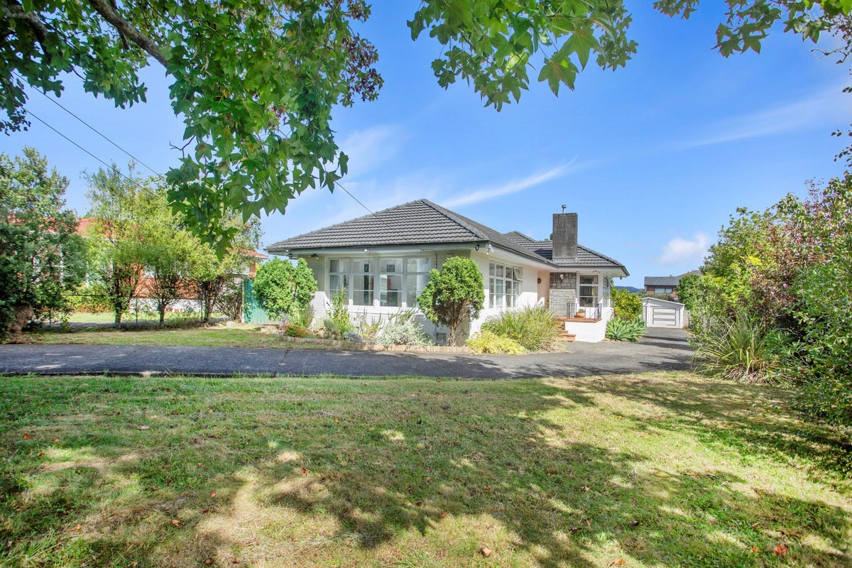 393 Blockhouse Bay Road, Blockhouse Bay, Auckland - Carousel 1