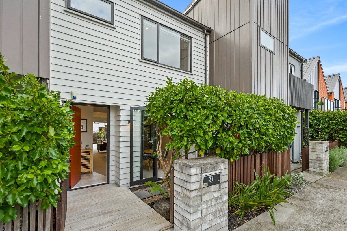 37 Mapou Road, Hobsonville, Auckland - Carousel 1