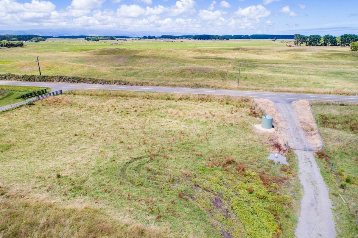 76 Himatangi Beach Road, Himatangi, Foxton - Carousel 27