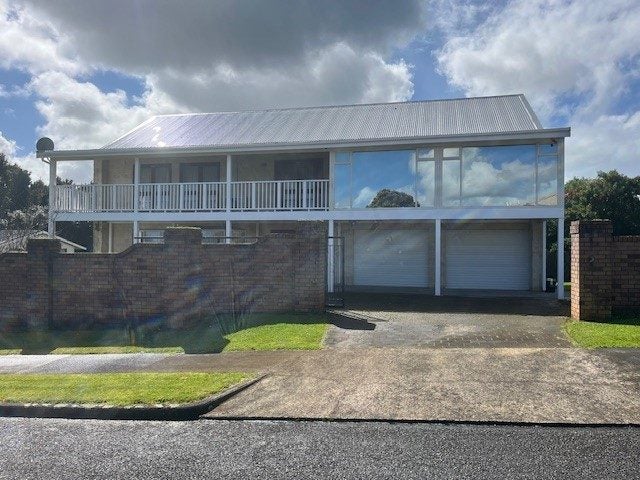 24 Hurstbourn Priors, Goodwood Heights, Auckland - Carousel 2