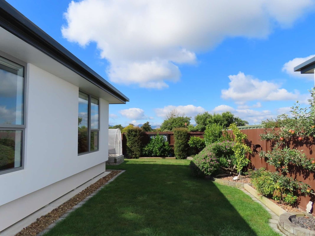 3 Kingsbridge Drive, Burwood, Christchurch - Carousel 2