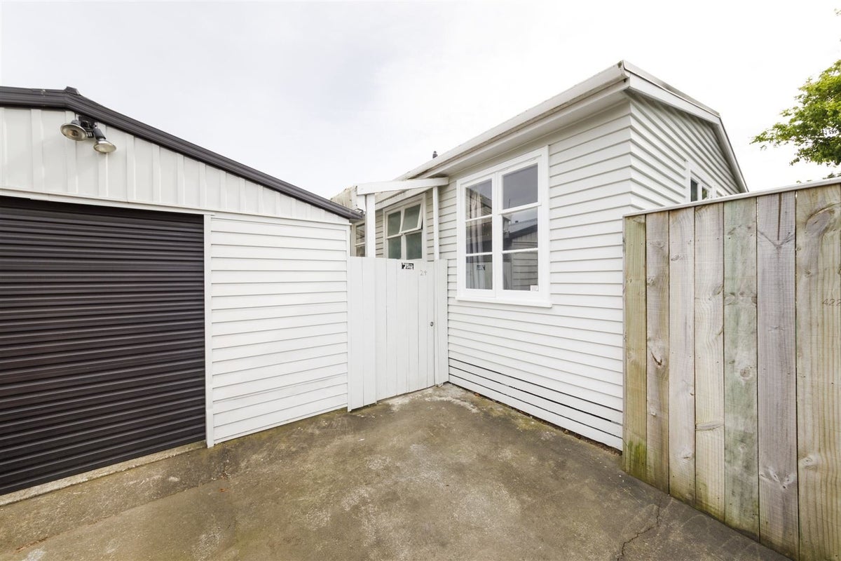 24 Fairs Road, Milson, Palmerston North - Carousel 12