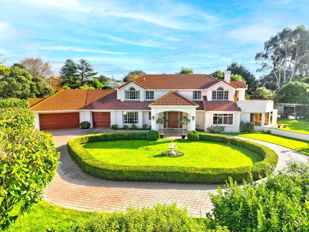 1 Edmonds Drive, Otamatea, Whanganui - Carousel 1