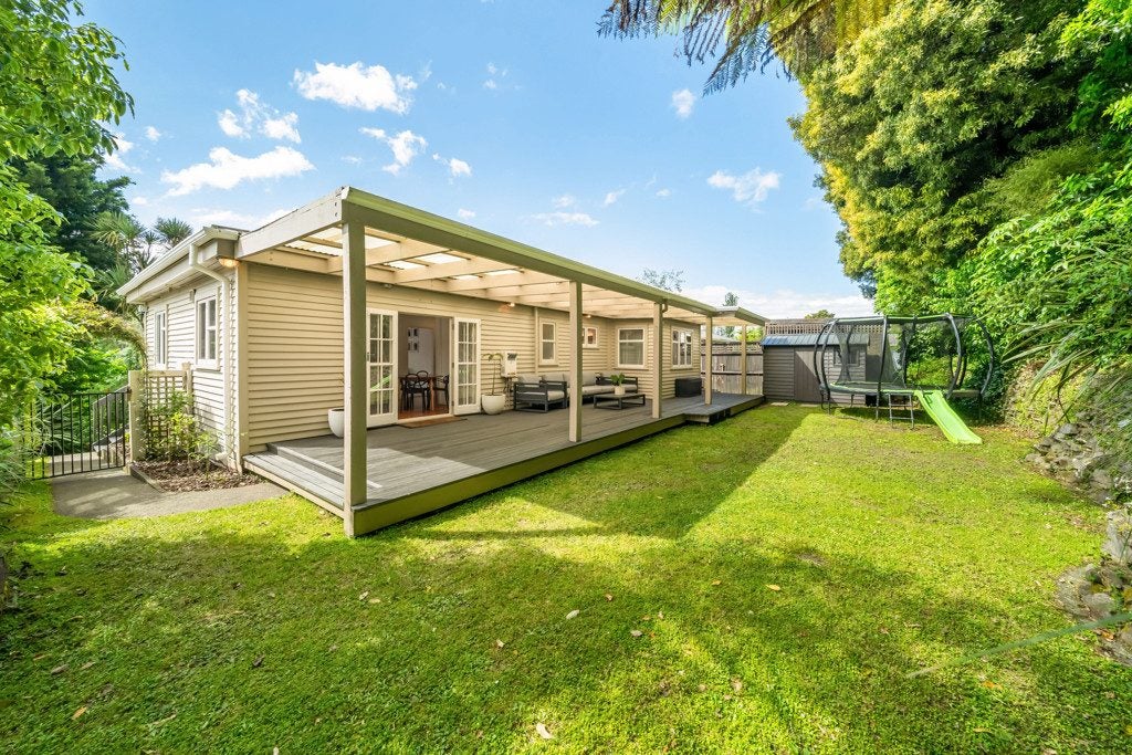 20 Bridge Road, Birchville, Upper Hutt - Carousel 1
