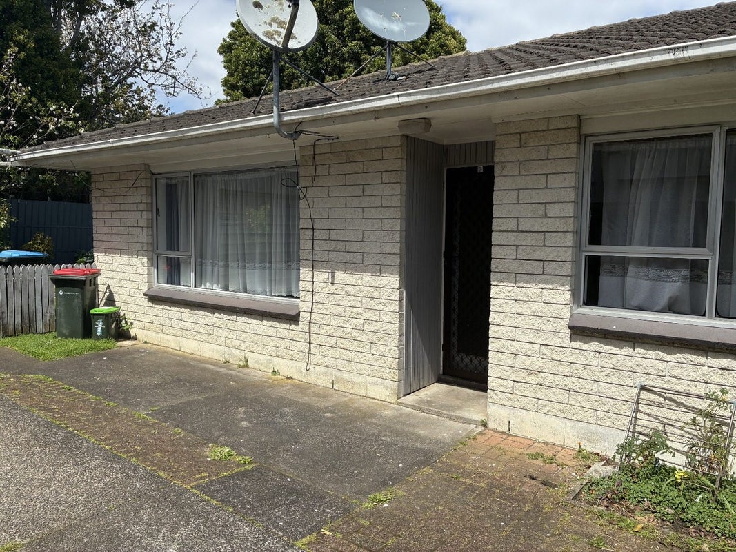 3/46 Morningside Drive, Morningside, Auckland - Carousel 1