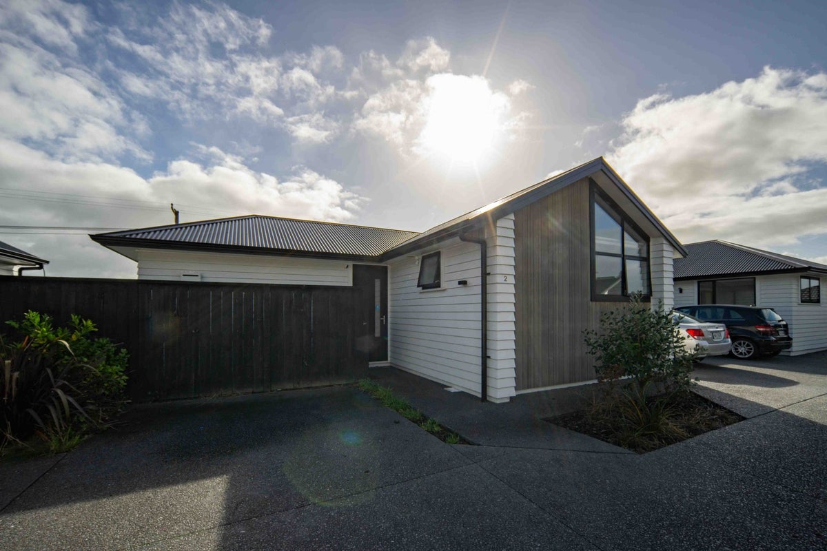 2/81 Storey Avenue, Forest Lake, Hamilton - Carousel 2
