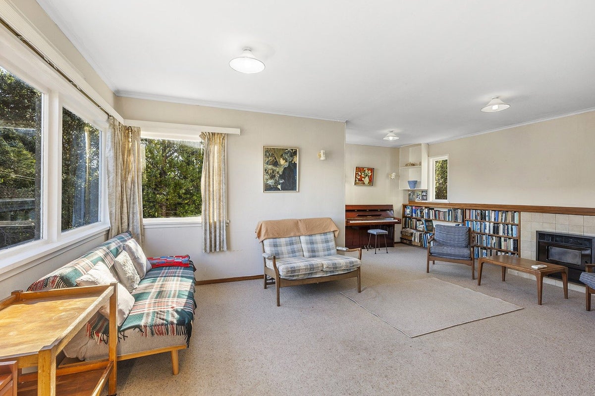 2 Hudson Street, Island Bay, Wellington - Carousel 2