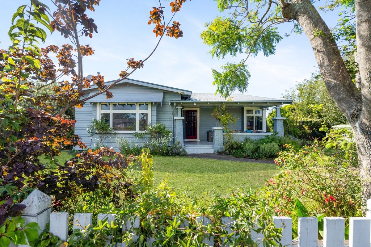23 Taradale Road, Marewa, Napier - Carousel 1