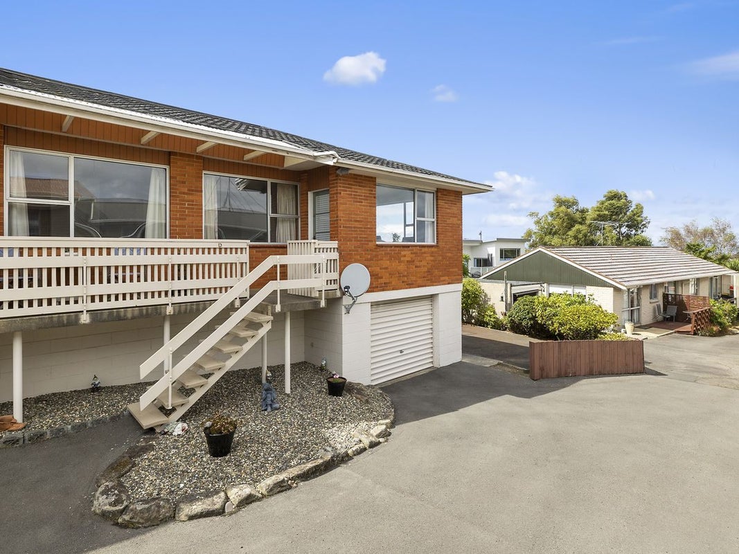 39D Carnarvon Street, Belleknowes, Dunedin - Carousel 1