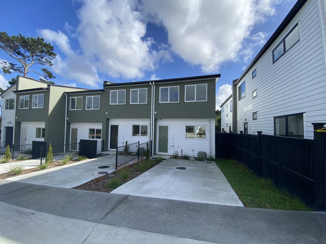 35 Kaimai Avenue, Massey, Auckland - Carousel 2