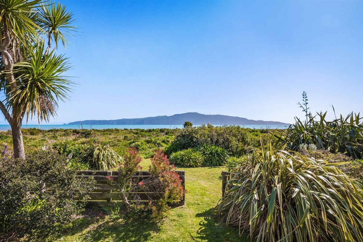 91 Manly Street, Paraparaumu Beach, Paraparaumu - Carousel 2