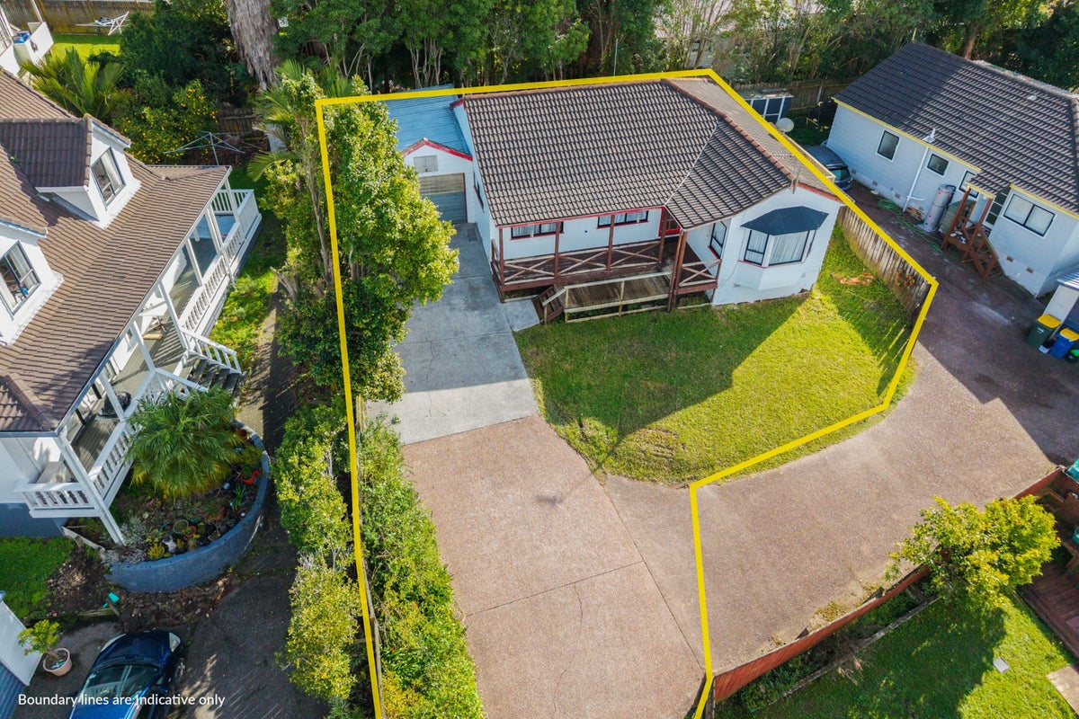 1/22 Madigan Place, Glendene, Auckland - Carousel 2