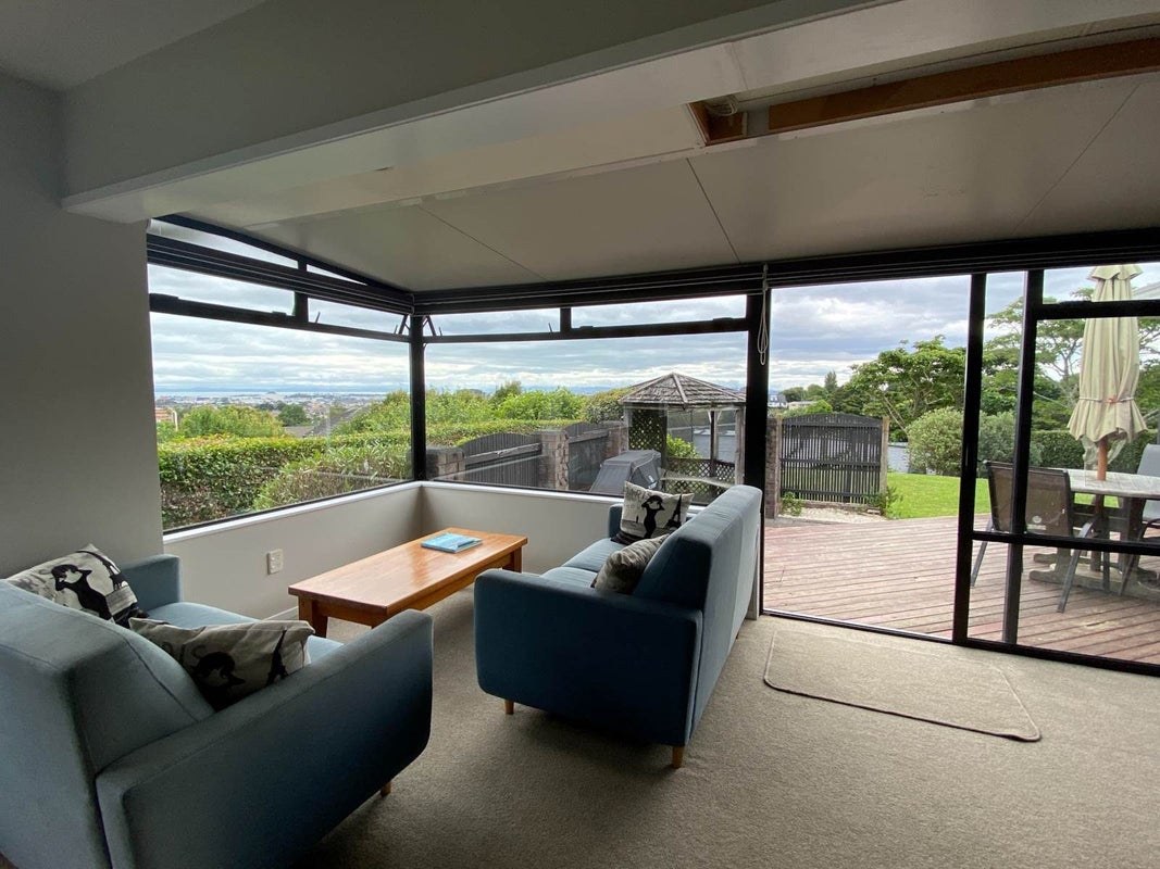 5 Kingsclere Place, Goodwood Heights, Auckland - Carousel 2