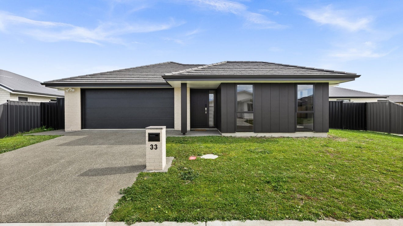 33 Hikawera Drive, Frimley, Hastings - Carousel 1