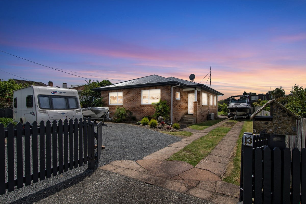 13 Shortland Street, Regent, Whangarei - Carousel 1