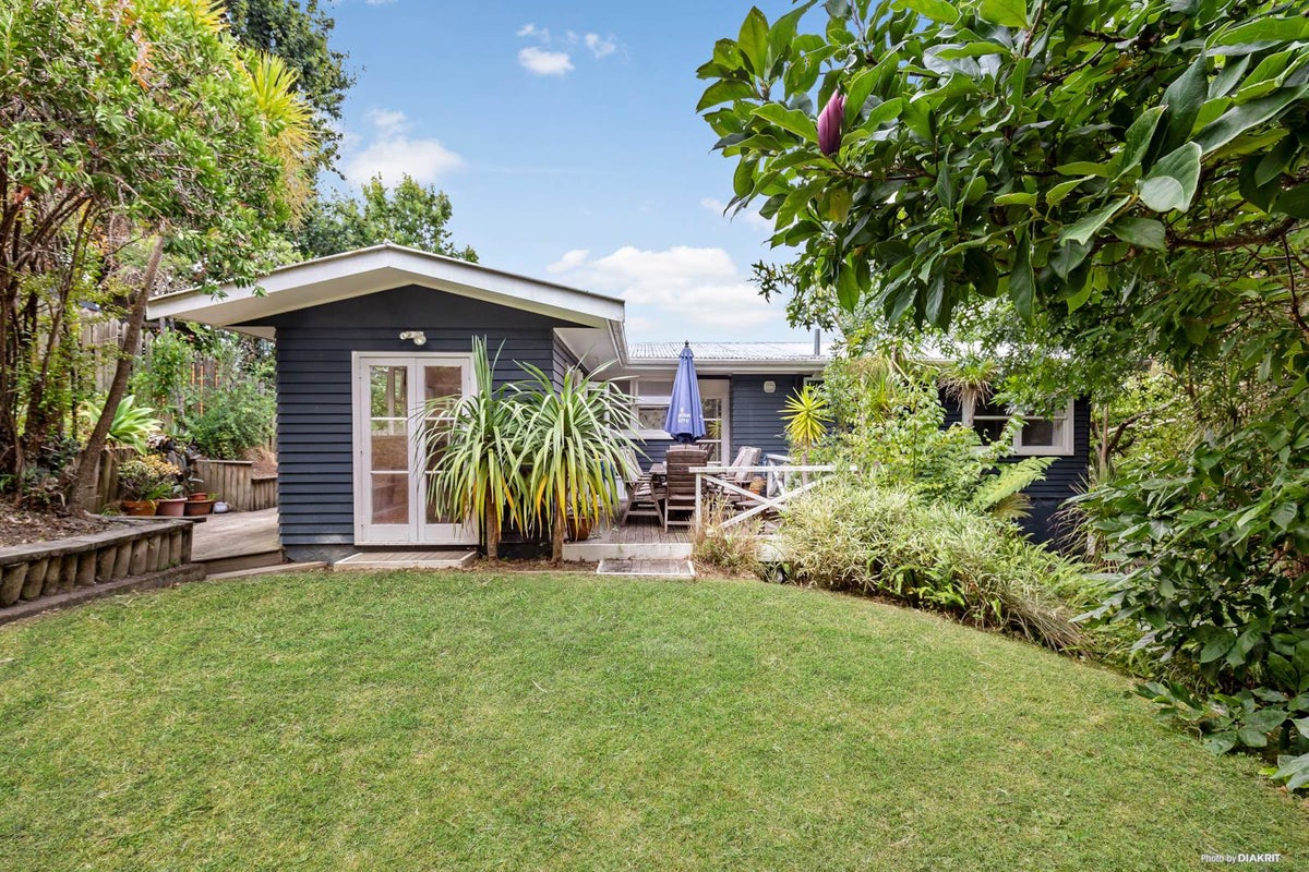 39A Hythe Terrace, Mairangi Bay, Auckland - Carousel 1