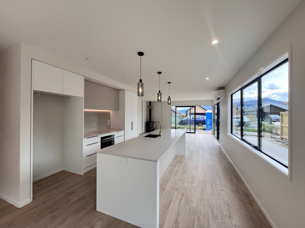 77 Spur Ridge Rise, Jacks Point, Queenstown - Carousel 2