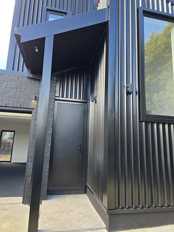 4 Queensway, Three Kings, Auckland - Carousel 20