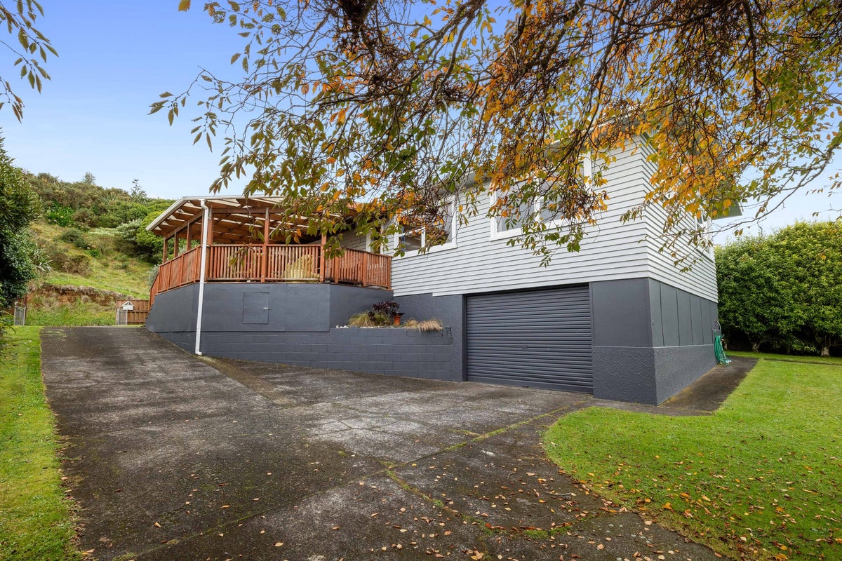 44 Oranga Street, Marfell, New Plymouth - Carousel 1