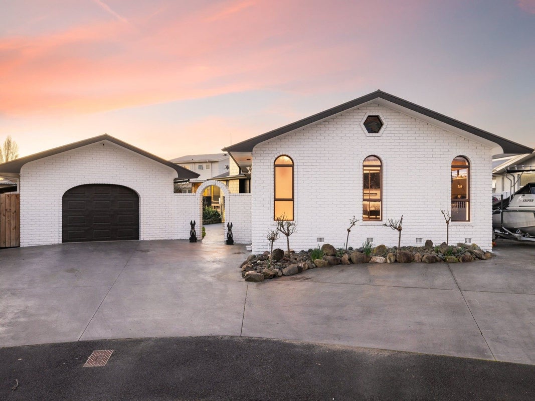 9 Cascade Place, Chartwell, Hamilton - Carousel 1