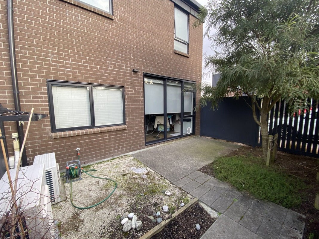 15 Kotuitui Street, Manukau, Auckland - Carousel 12